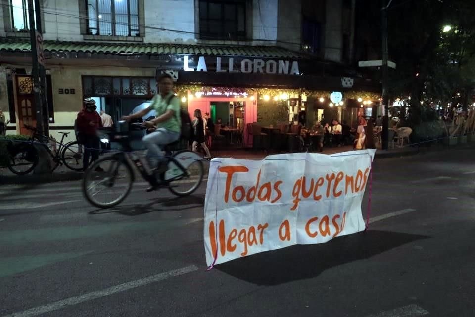 Grupos ciclistas realizaron una protesta pacífica en varios puntos de la CDMX.