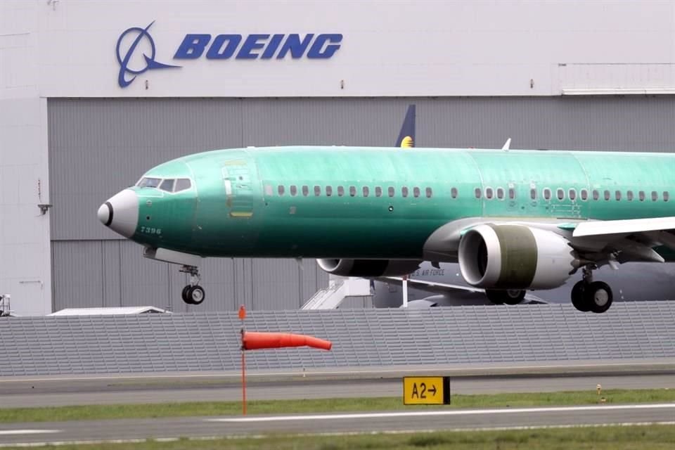 En enero de 2021, Boeing acordó con el Departamento de Justicia pagar 2 mil 500 millones de dólares para resolver una investigación criminal sobre la conducta de la compañía en torno a los accidentes.
