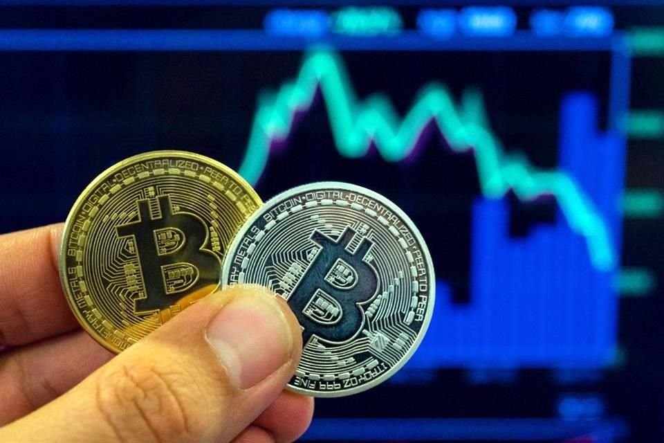 El lunes, el bitcoin llegó a caer por debajo del umbral de los 90 mil dólares.