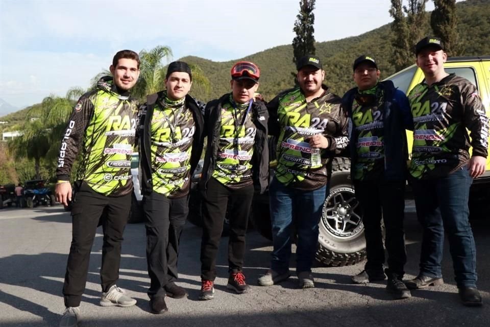 Bryan Ceja, Luis Luna, Kevin Quintanilla, Ricardo M;uñoz, Gildardo Garza y Rolando Elizondo