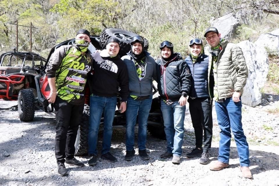 Gustavo Hernández, Carlos González, Miguel Peña, Alberto Montemayor, César González y Adrián Galván