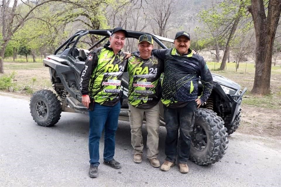 Joel Guajardo Valdés, Alejandro Garza Elizondo  y Luis Roberto Luna