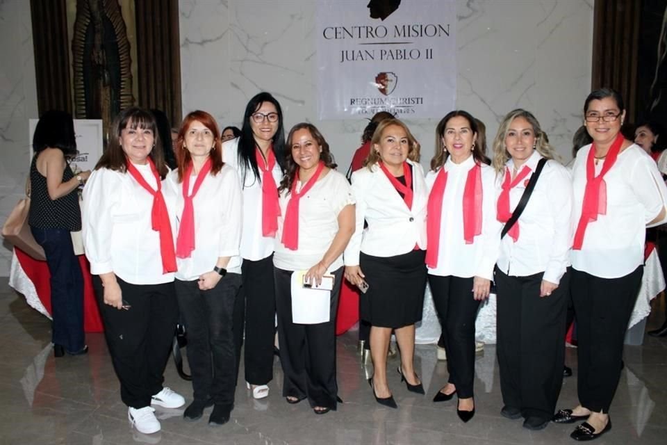 Gabriela Villarreal, Mariela Navarro, Maricarmen Eguiarte, Dora Ruiz, Rosy Hernández, Laura Lozano, Claudia Rendón y Diana Ordóñez