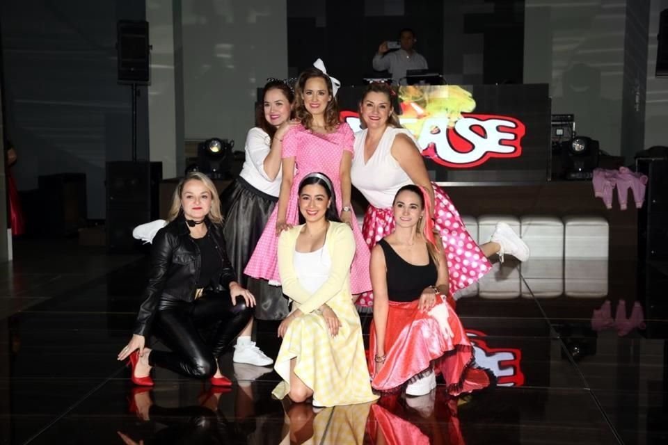 Cecy Santos, Érika Santos de Lópezdelara, Karla Lópezdelara, Yaaresi Villarreal, Anagaby Lópezdelara Santos y Alejandra Santos