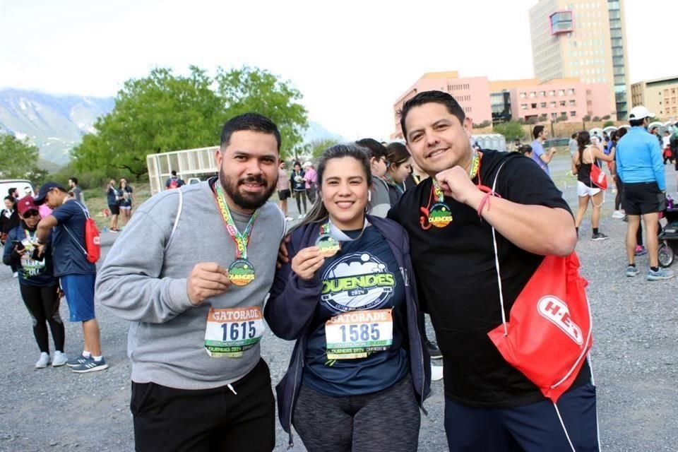 Baldomero Villarreal, Thalía Cantú y Carlos Castillo
