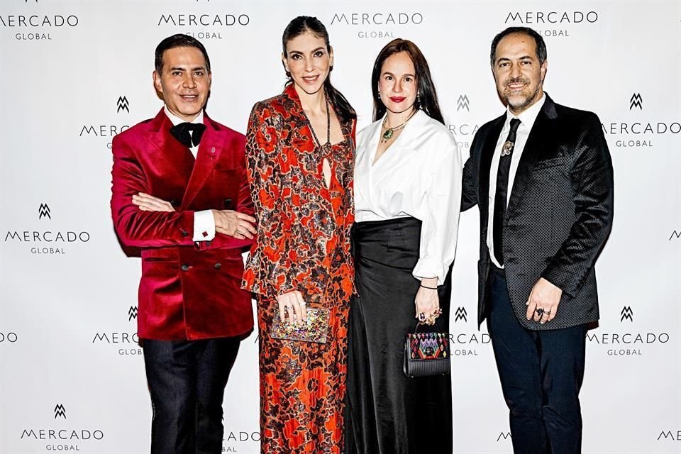 Gabriel Rivera-Barraza, Alida Boer, Daniela Villegas, una de las premiadas de la noche, y Sami Hayek