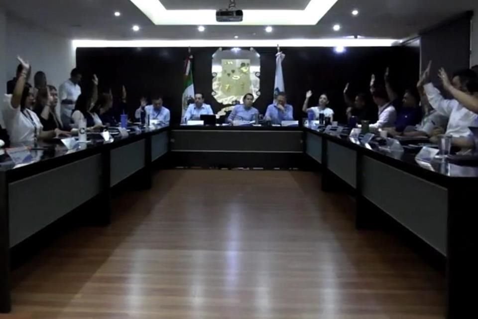 En la sesión realizada por la mañana, encabezada por el Alcalde panista Daniel Carrillo, se sometió a votación la solicitud de Morales presentada el pasado 4 de marzo.