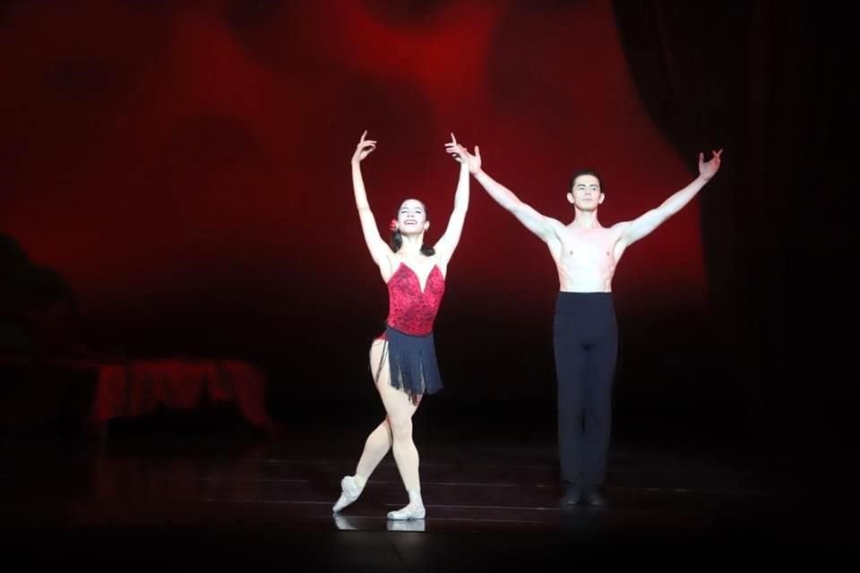 'Trascendiendo' del Ballet de Monterrey.