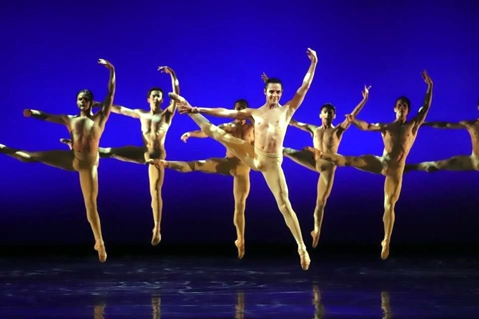 'Trascendiendo' del Ballet de Monterrey.