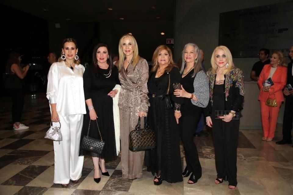 Graciela Tancredi de Flores, Marlene Dávila de Rodríguez, Lourdes González, Claudia Chávez de García, Diana Rodríguez y Tey González de Salas