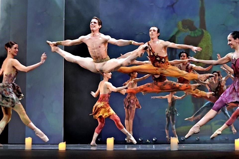 'Trascendiendo' del Ballet de Monterrey.