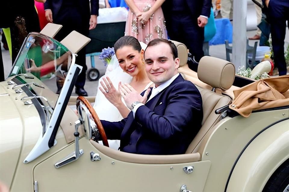 Cristina Elizondo Zavala y Sebastián Derby Elizondo