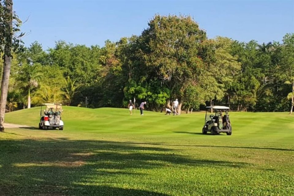 La Semarnat aclaró que el fondo del litigio es la recuperación del campo de golf Tangolunda con el argumento de que el predio es parte de la Nación.