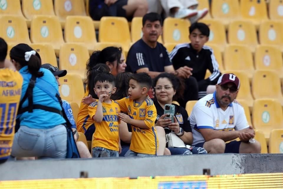 La afición felina presente en el Universitario.