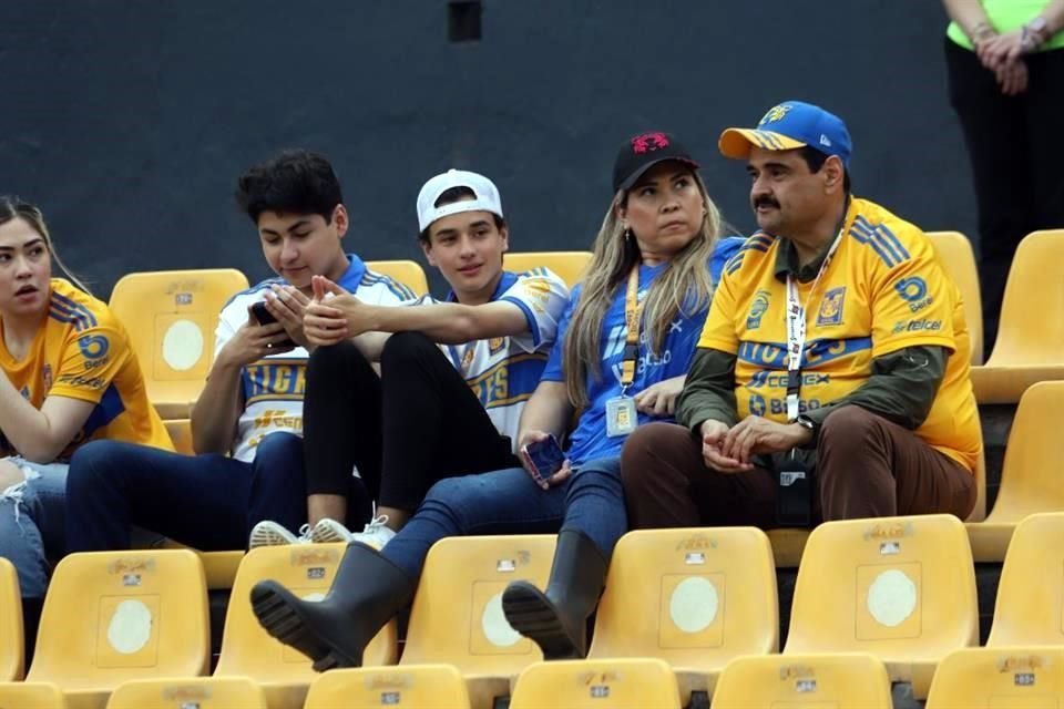 La afición felina presente en el Universitario.