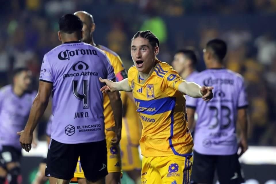 Marcelo Flores marcó el 3-0.
