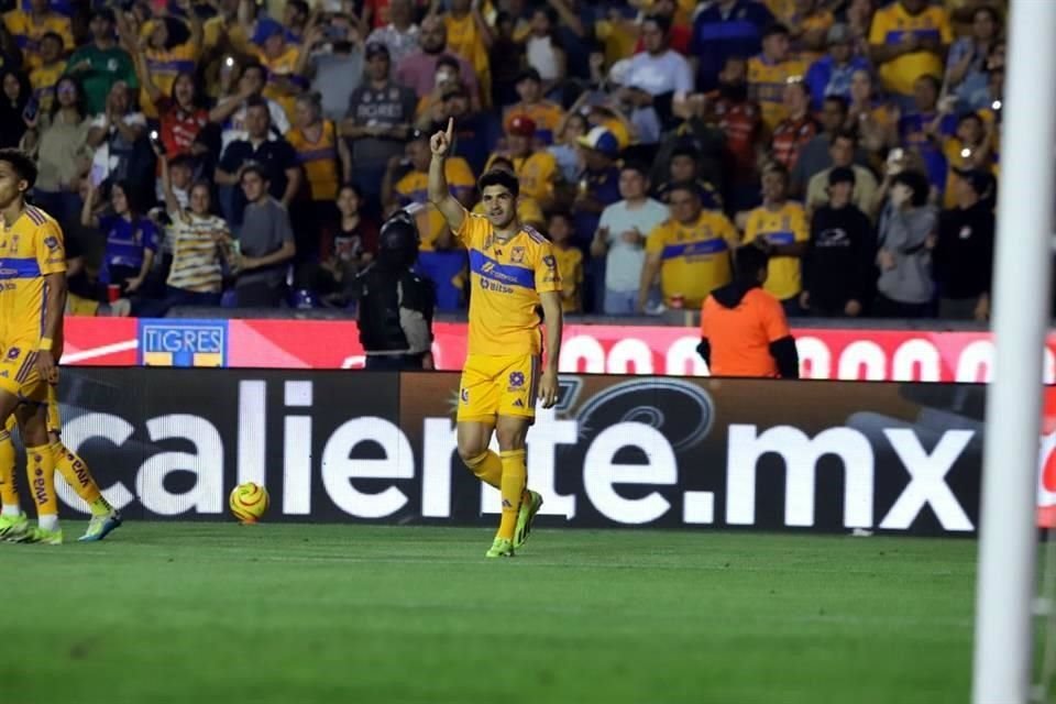 Nico Ibáñez también marcó su gol.