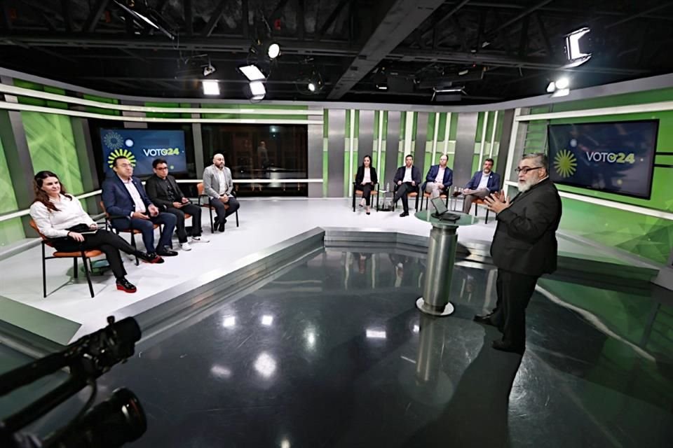 Especialistas invitados por REFORMA señalaron que el aspirante de MC, Salomón Chertorivski, planteó las propuestas más viables en el debate.