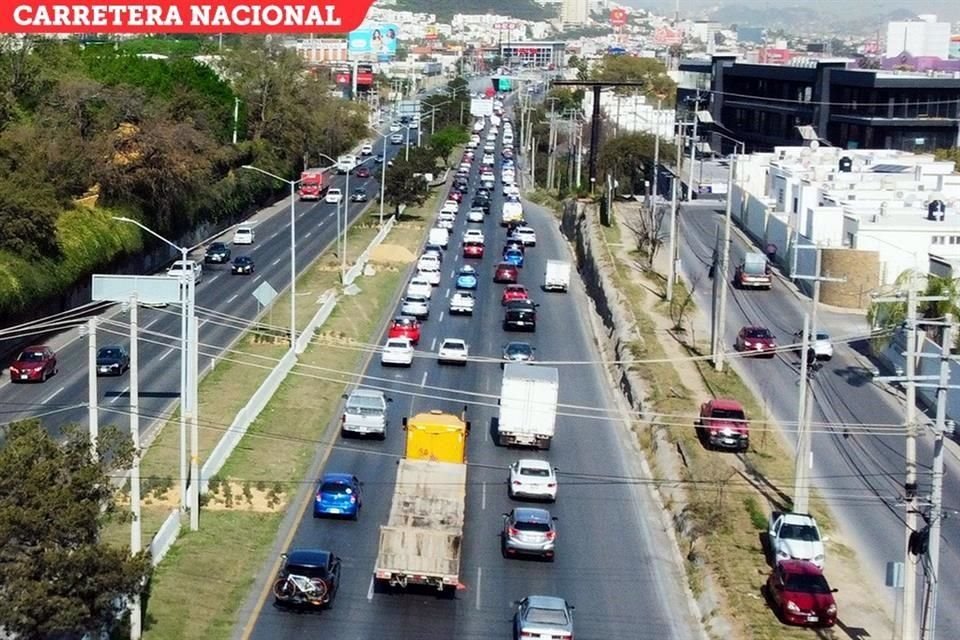 Los accesos y salidas del área metropolitana colapsan ante el crecimiento de la población periférica.
