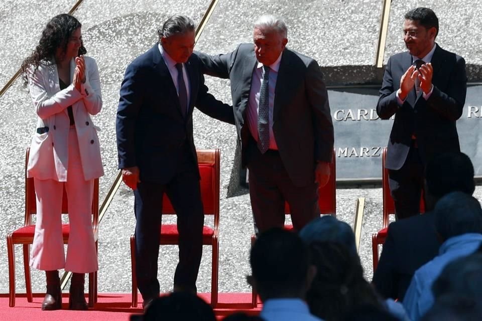 El director de Pemex, Octavio Romero, durante la conmemoración de la Expropiación Petrolera.