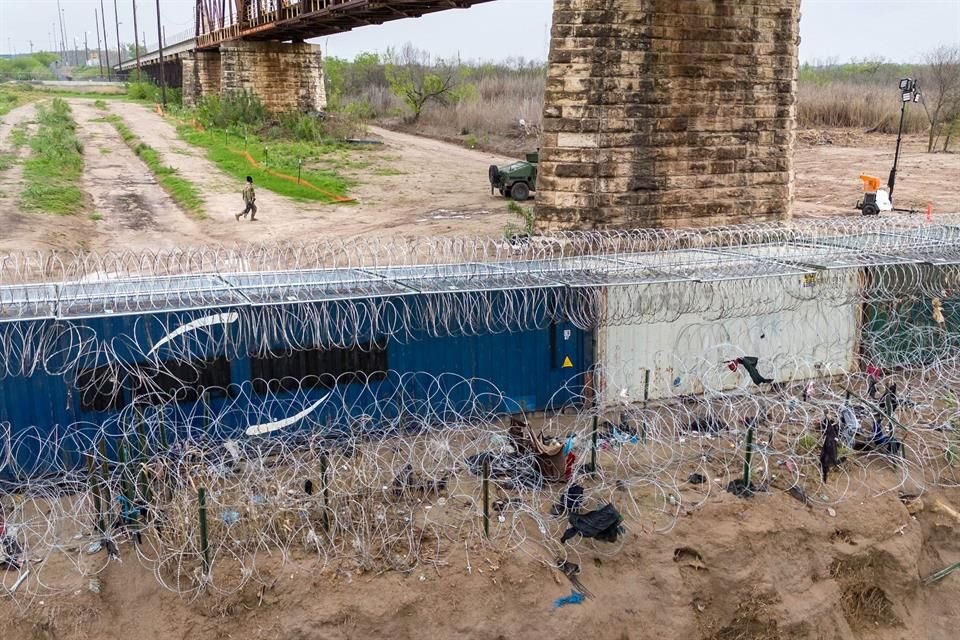 La frontera entre México y Estados Unidos a la altura de Eagle Pass, Texas, el 17 de marzo del 2024.