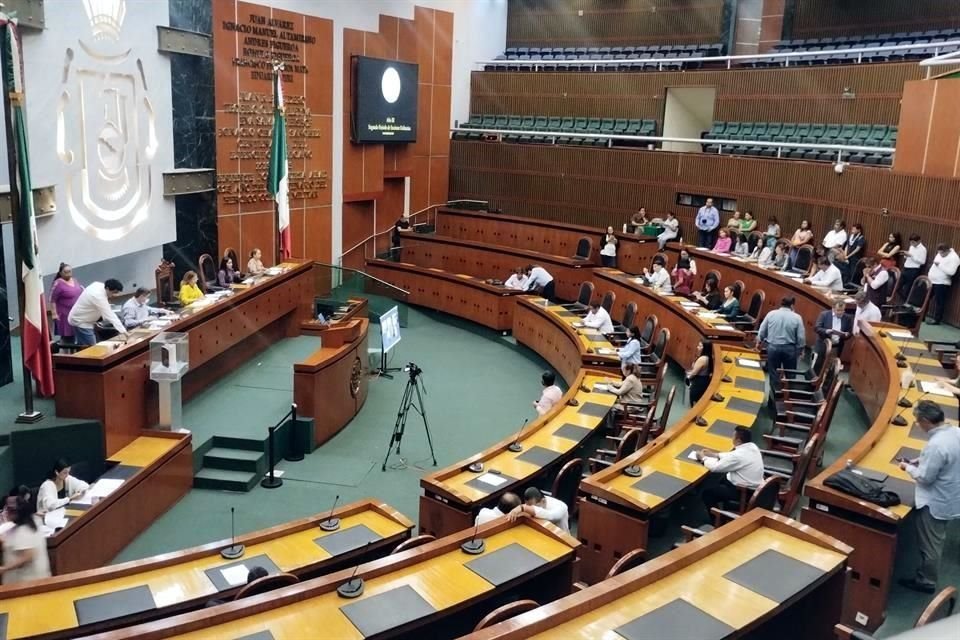 En oficio a Congreso, la Gobernadora de Guerrero dijo que la inacción de la Fiscal Sandra Valdovinos puso en riesgo la paz en el estado.