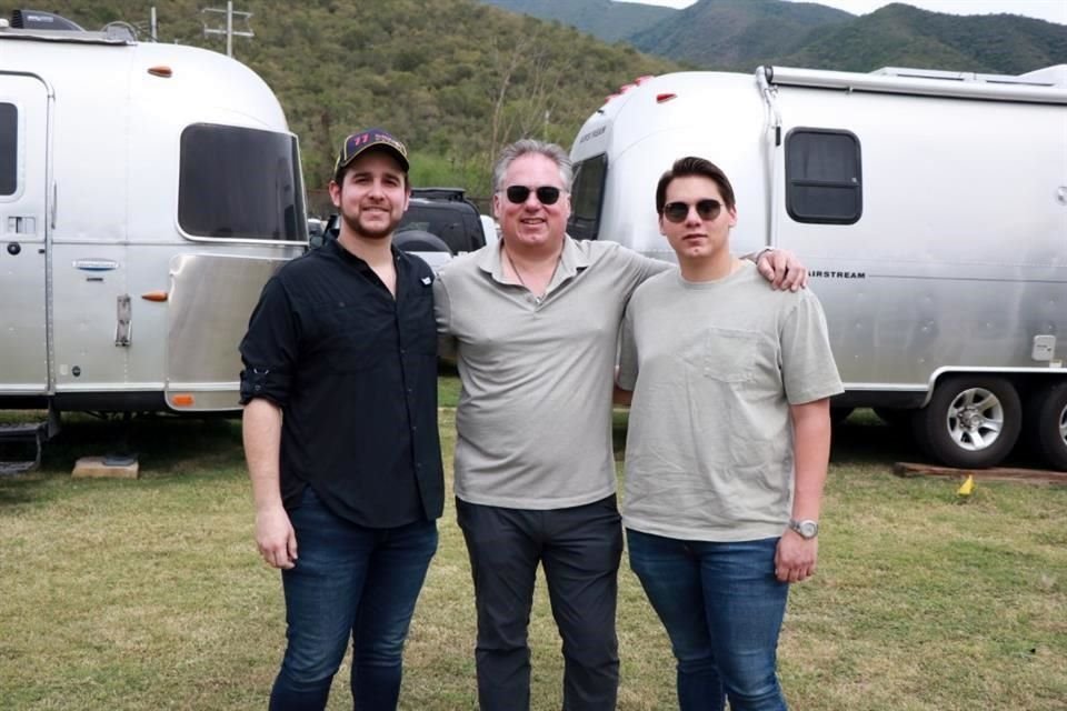 Juan Carlos Benavides Huidobro, Juan Carlos Benavides Mier y Mauricio Benavides Huidobro