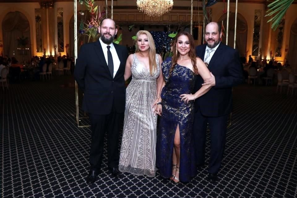 René Barrera,  Eunice Torres de Barrera, Yesenia Elizondo de Galván y Vicente Galván González