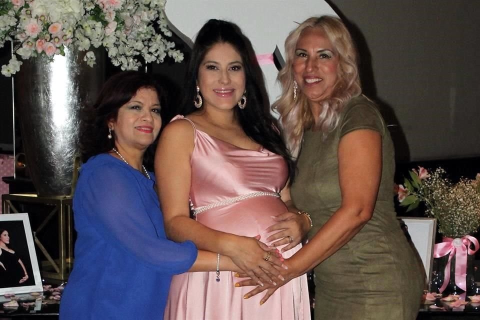 Leticia Torres, Carolina Leal Torres y Teresa del Toro