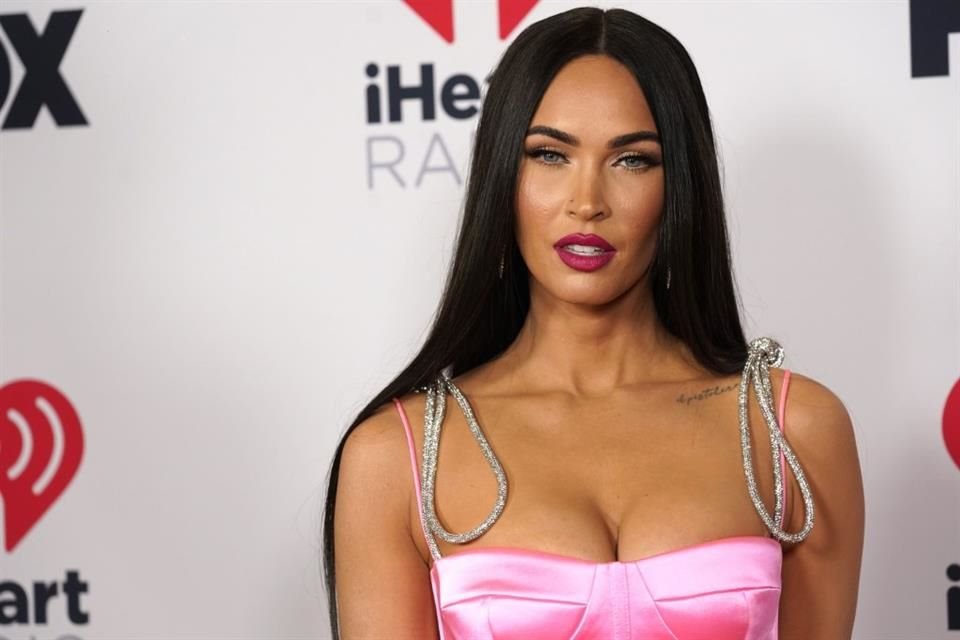 Megan Fox negó haberse hecho un estiramiento facial o procedimiento de hilos tensores.