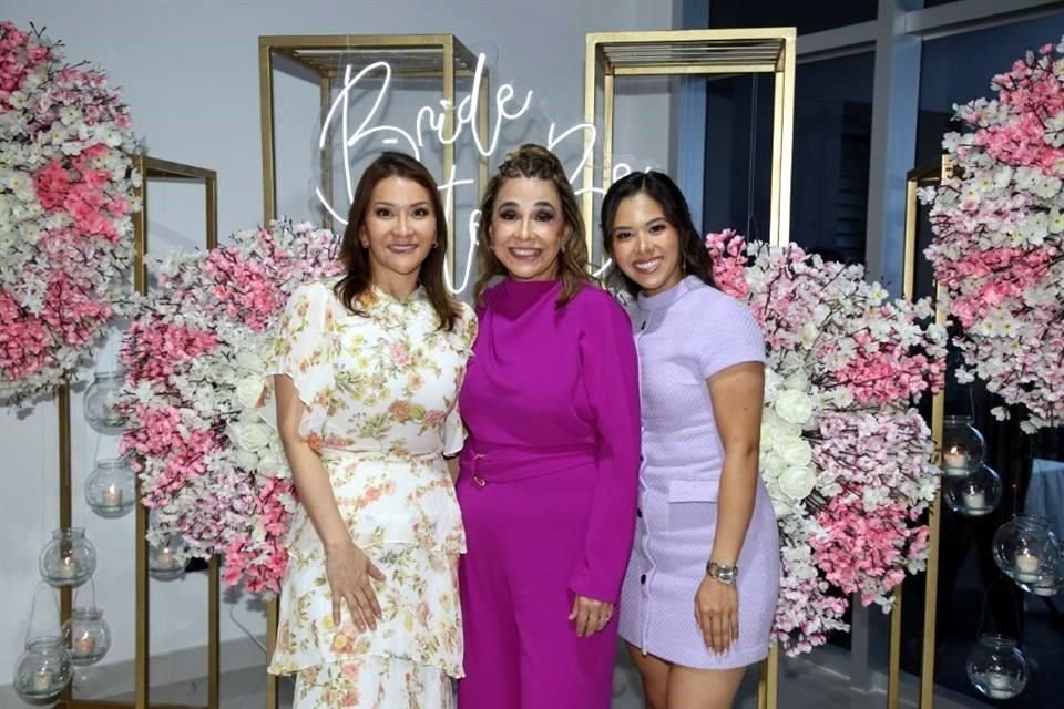Griselda Arratia, Maricela Frausto Macías y Cecilia Vega