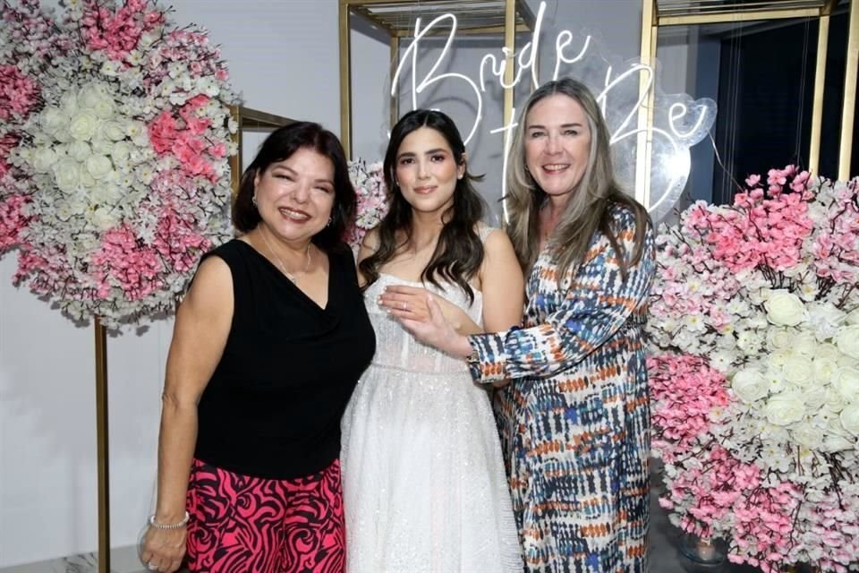 Laura Méndez, Geovanna González Frausto y Alejandra Ruiz