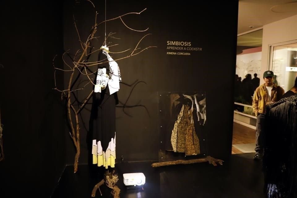 Seis exposiciones utilizando el textil como elemento central se  presentan en el Centro Cultural Fátima.