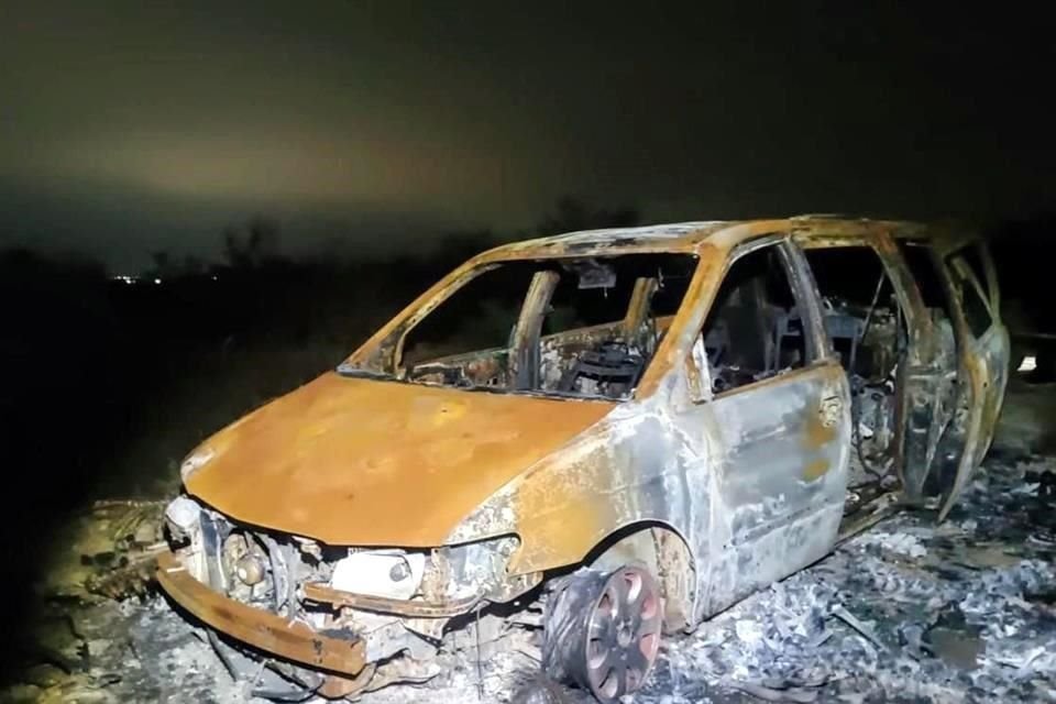 El hallazgo se dio ayer en un baldío que está por la Carretera al Ojo de Agua, atrás del Aeropuerto Internacional de Monterrey.