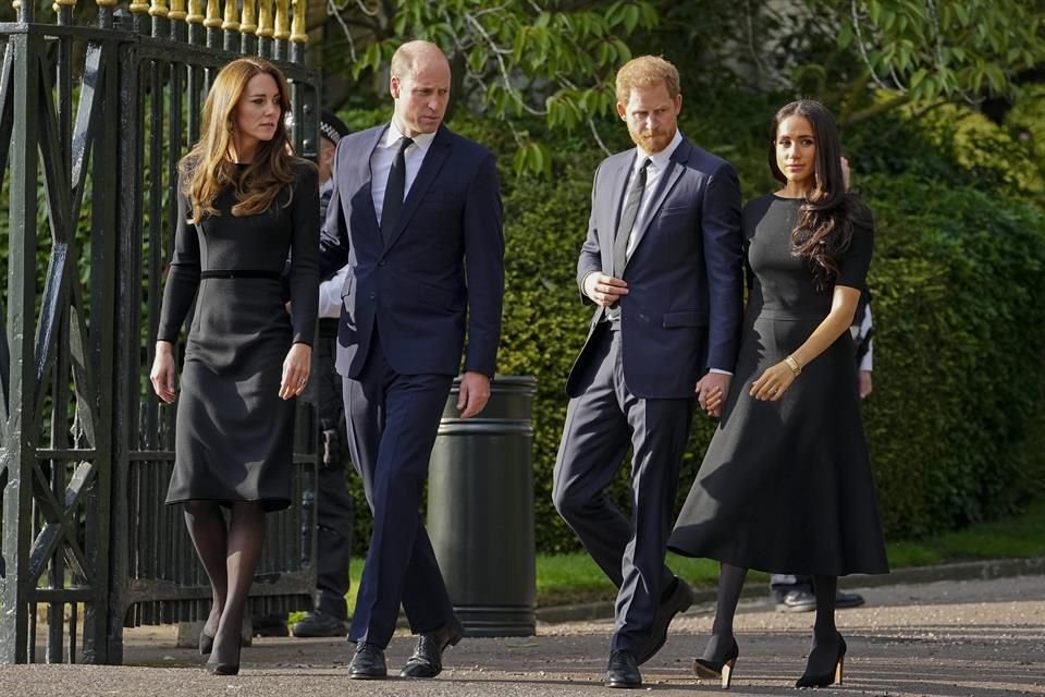 Enrique y Meghan, conocidos formalmente como el duque y la duquesa de Sussex, ya no son miembros activos de la realeza.