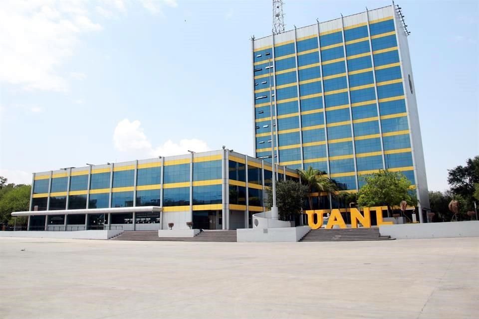 Edificio de Rectoria de la UANL.