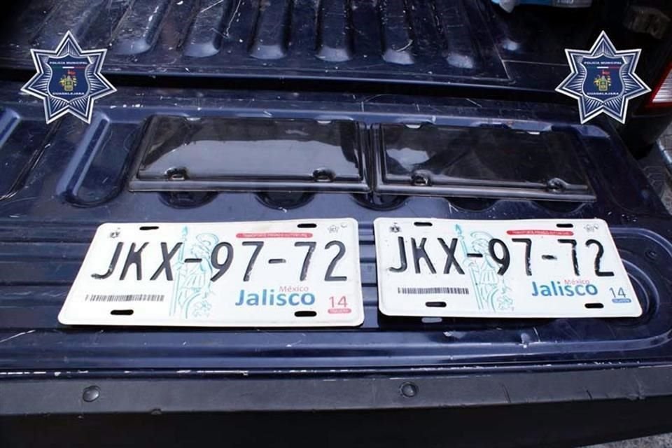 Diputado Efrén Alonso Macías propone ocho años de prisión y multa de $26 mil para quien porte hologramas o placas falsas en Jalisco.
