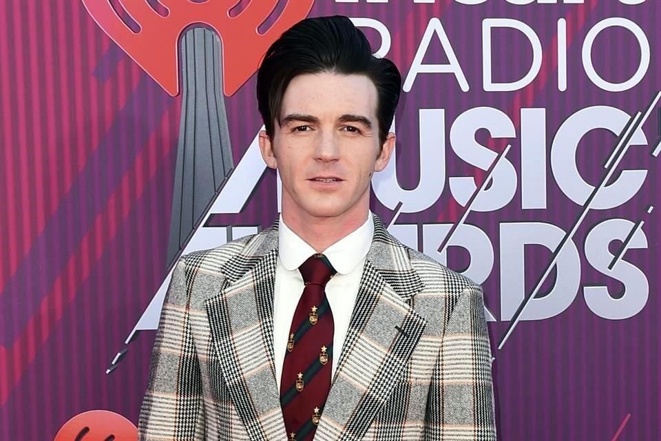 El cantante Drake Bell fue sentenciado a dos años de libertad condicional por cargos relacionados a una menor de edad; hará servicio comunitario.