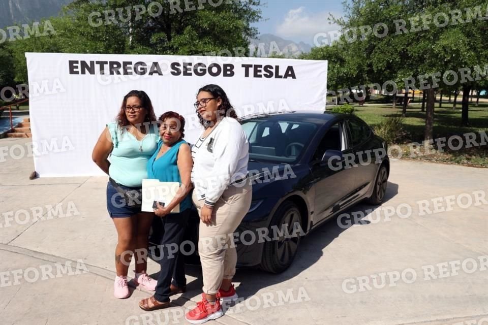 Patricia Ruiz recibió su Tesla.