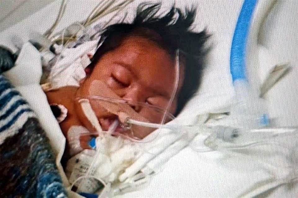 Juanito permanece internado en Cuidados Intensivos del Hospital Universitario.