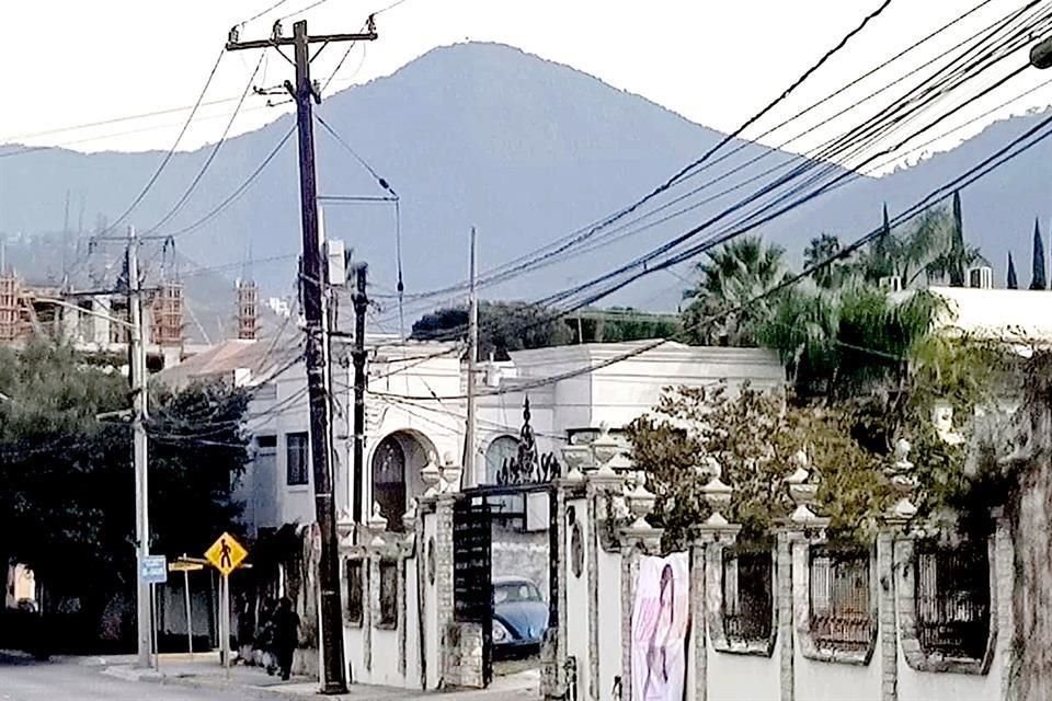 Así se ve la acera sur de Alfonso Reyes a la altura de Río Suchiate.