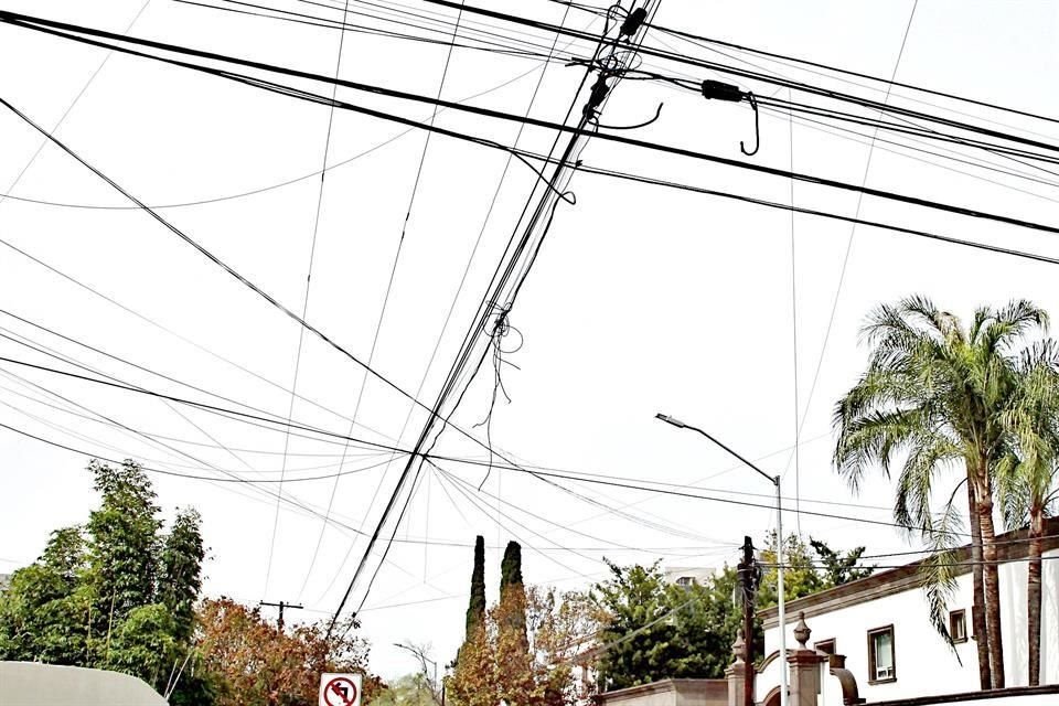 Otra intersección con enredos en la Colonia del Valle, ésta en Río Bravo y Río Rhin.