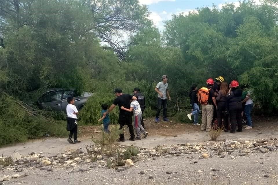 El accidente fue reportado a las 14:00 horas en la Carretera China, a la entrada de la Presa El Cuchillo.