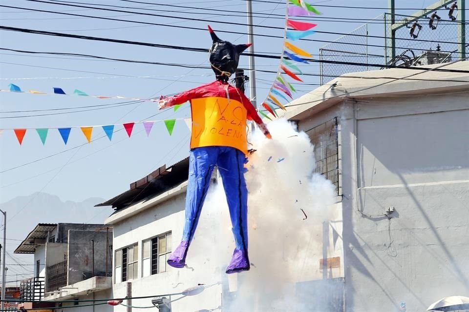 La Colonia Obrerista cumple 82 años realizando la tradicional Quema de Judas.