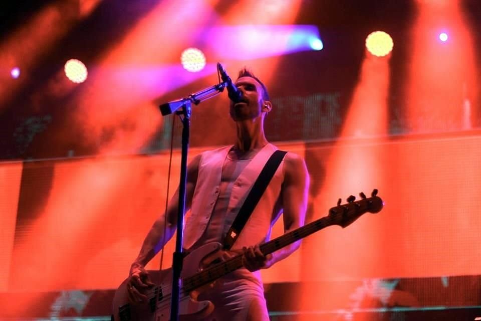 El rock alternativo de Gran Bretaña que ha conquistado a sus fans desde 1994 llegó con Placebo.