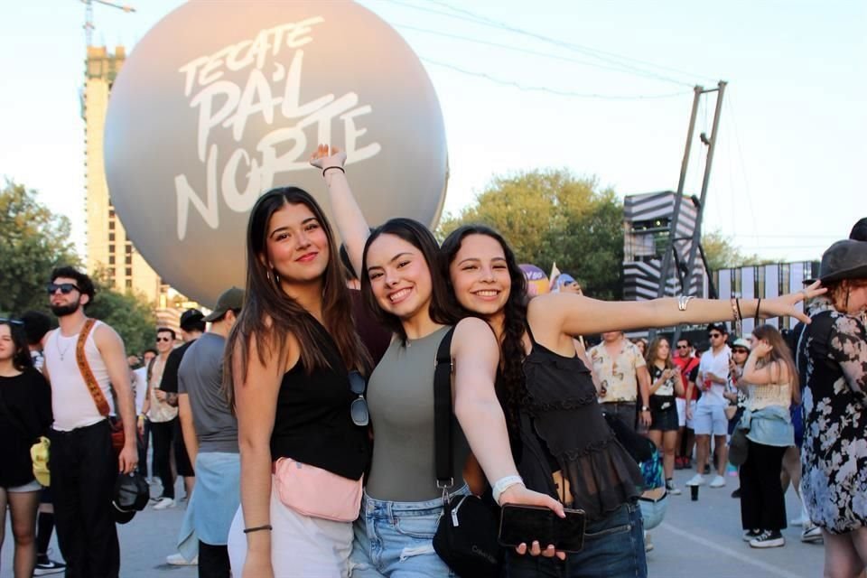 Constanza Gómez, Aurora González y Paola Hernández