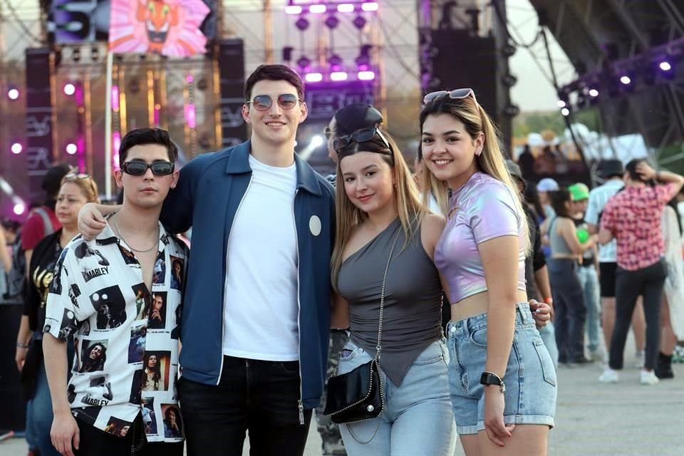 Nicolás Vargas, Mauricio Ochoa, Andrea Cantú y Andrea Marines