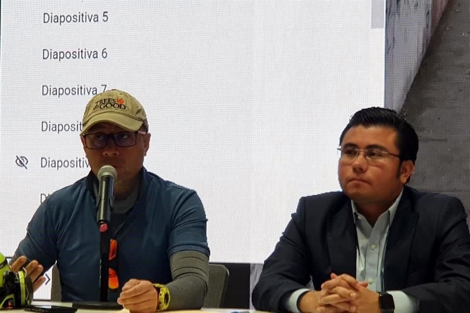 Cuando fue titular de la Secretaría de Medio Ambiente, Félix Arratia y Cosijoopii Montero firmaron el año pasado un convenio para garantizar la subsistencia de los árboles plantados por el Estado.