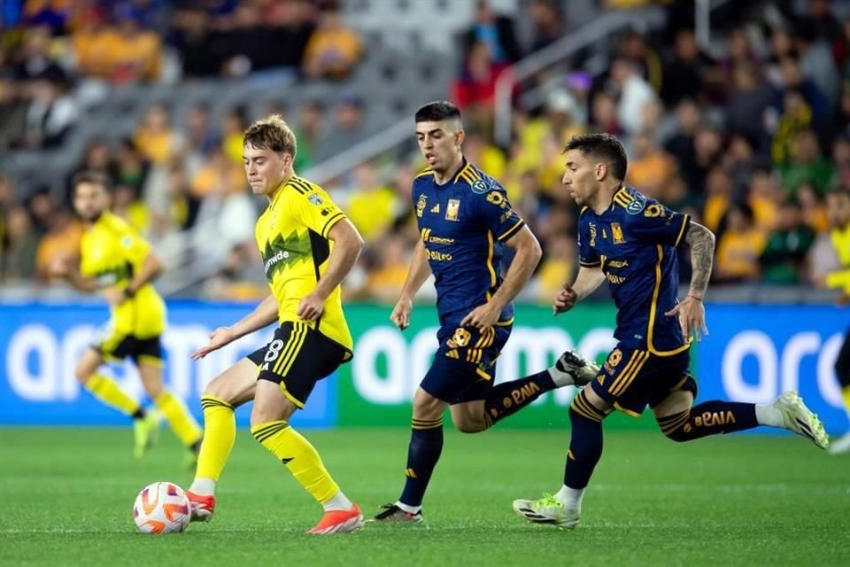 Tigres pudo aguantar ante el campeón de la MLS, Columbus Crew, para empatar 1-1 en la ida de los Cuartos de la Concachampions.