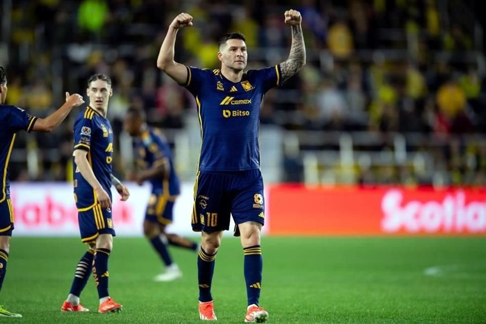 Gignac cabeceó un centro de Diego Lainez para abrir el marcador.